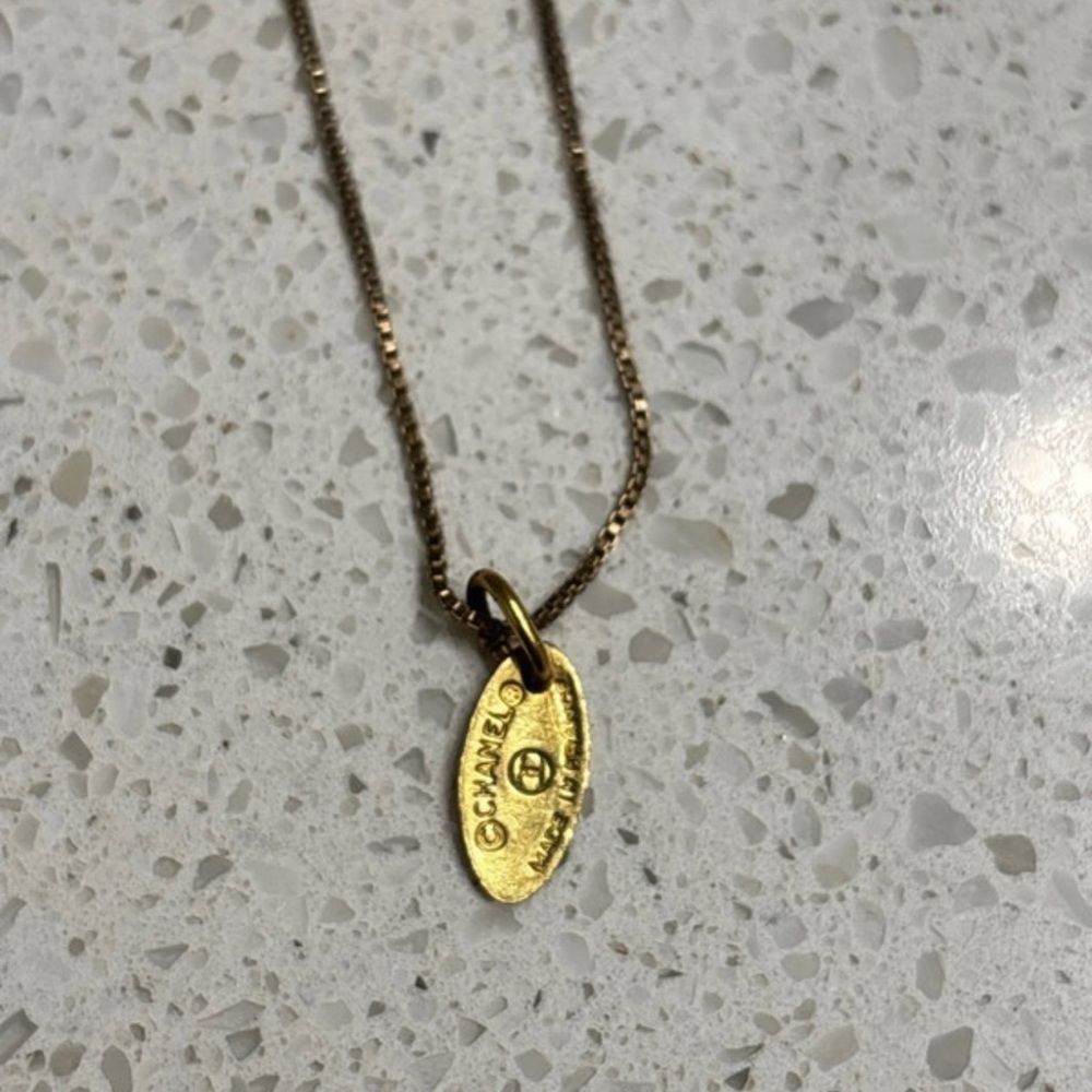 Gold Pendant Necklace